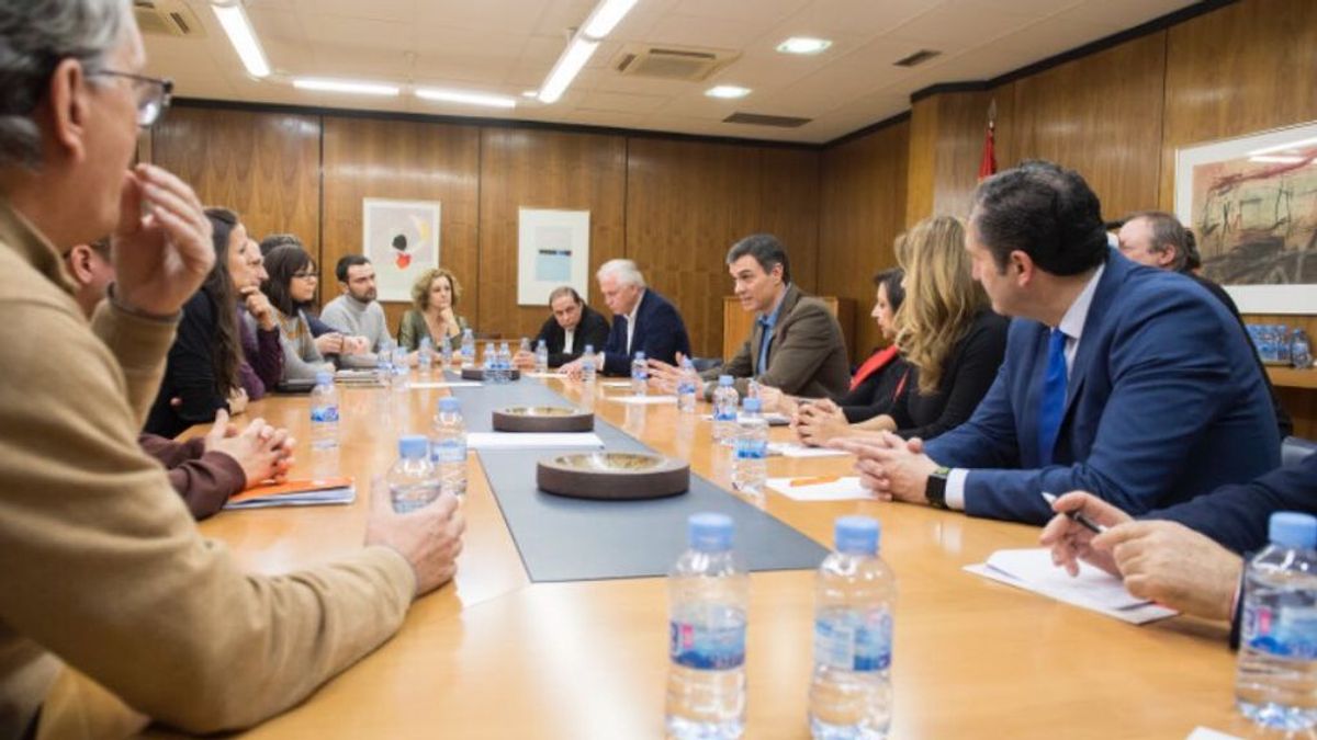 Pedro Sánchez, secretario general del PSOE, en la reunión convocada junto al Consejo de Informativos de TVE.