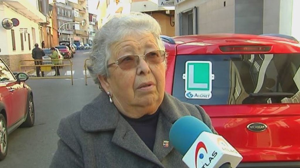 Una valenciana de 84 años se saca el carné de conducir a la primera