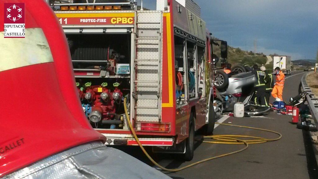 Muere una mujer de 26 años tras volcar el coche en el que iba con su pareja y su hijo de 13 meses