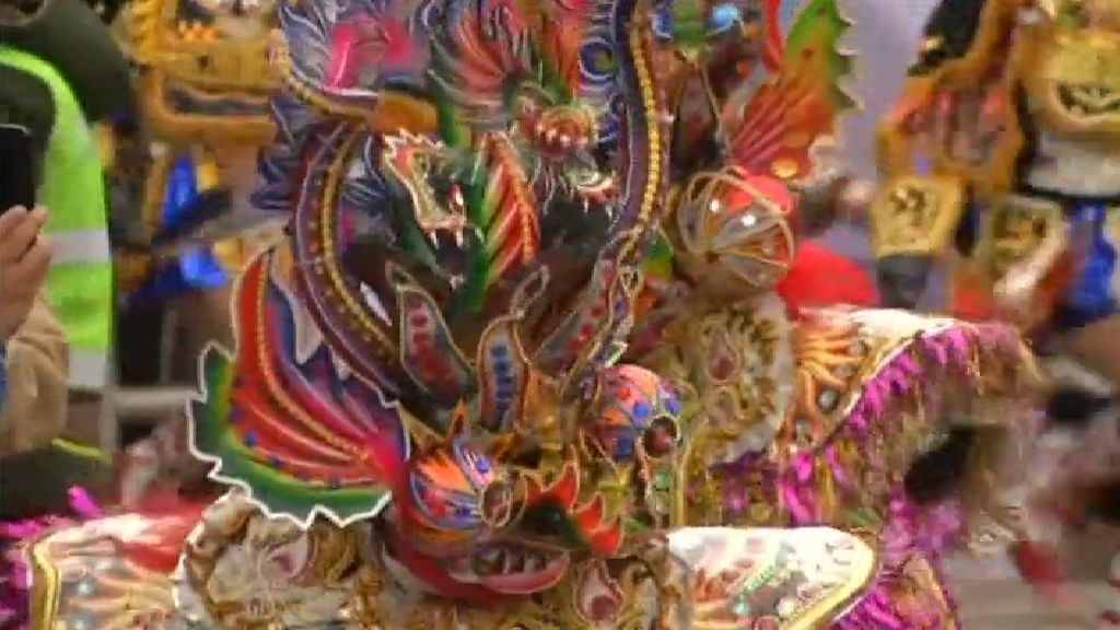 Oruro celebra uno de los Carnavales más multitudinarios de Bolivia
