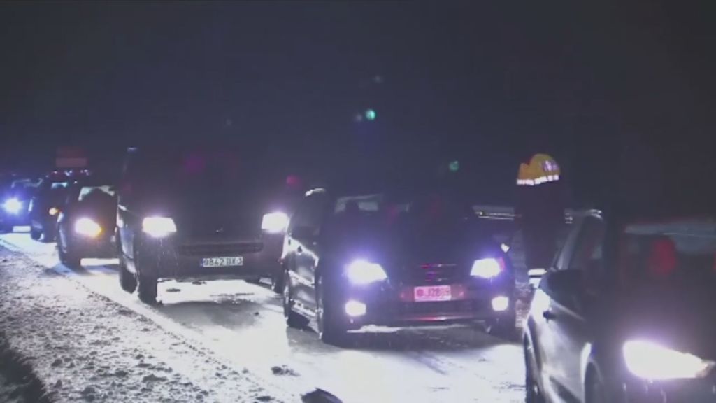 Cientos de vehículos atrapados durante la noche en el Túnel del Cadí