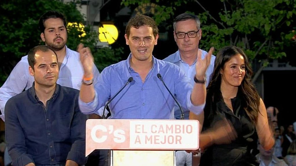 Ciudadanos continúa su ascenso y supera a Podemos en intención de voto