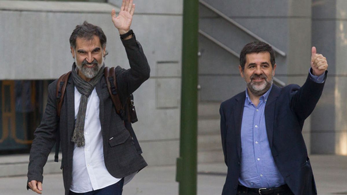 El Constitucional admite a trámite los recursos persentados por Jordi Sànchez y Cuixart