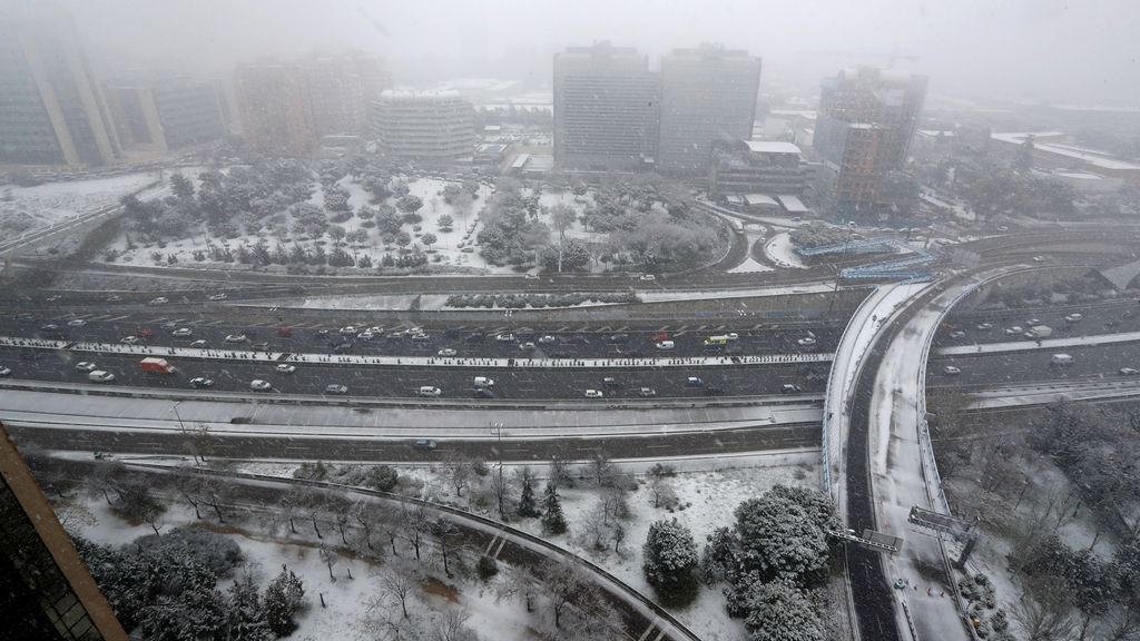 La nieve cuaja en Madrid