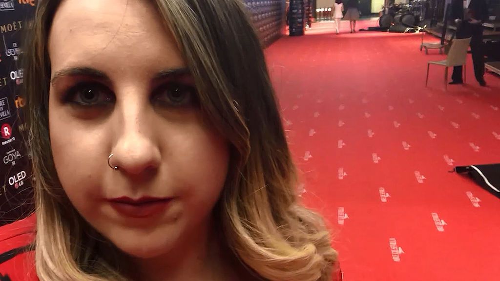 'Percebes y Grelos', la chica para todo que presentó la alfombra roja de los Goya en Facebook live