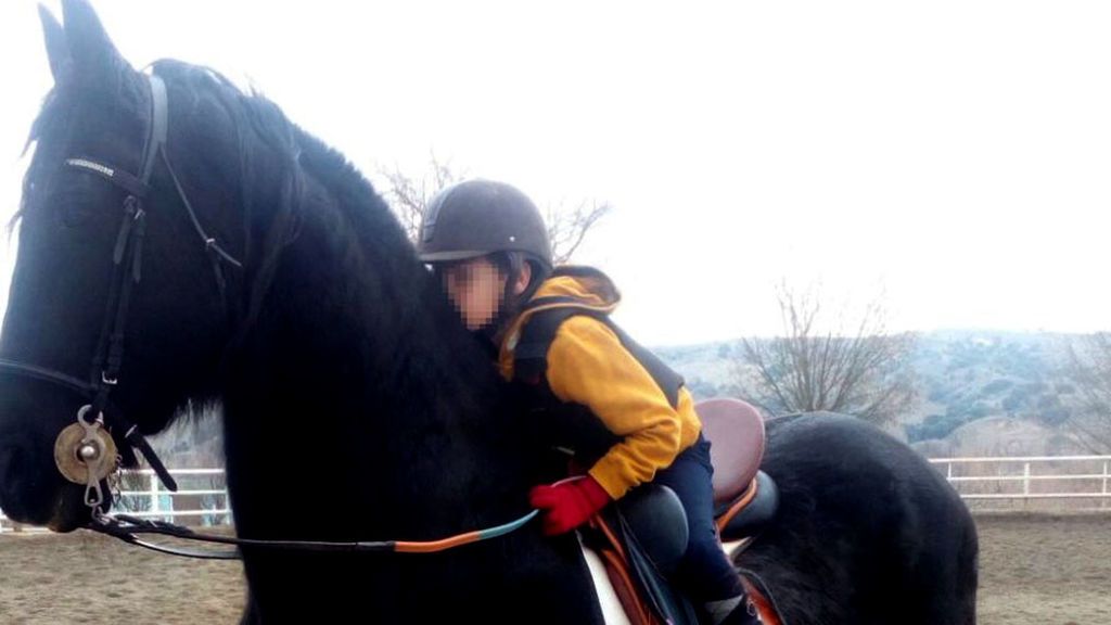 La vida con diez años y TDAH: de sufrir bullying a proteger a una niña en su nuevo ‘cole’ gracias a los caballos