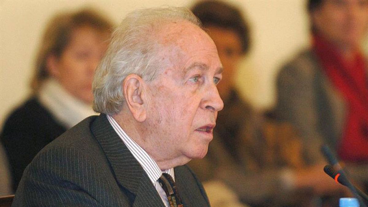 Muere Carlos Robles Piquer, primer ministro de Educación de la democracia