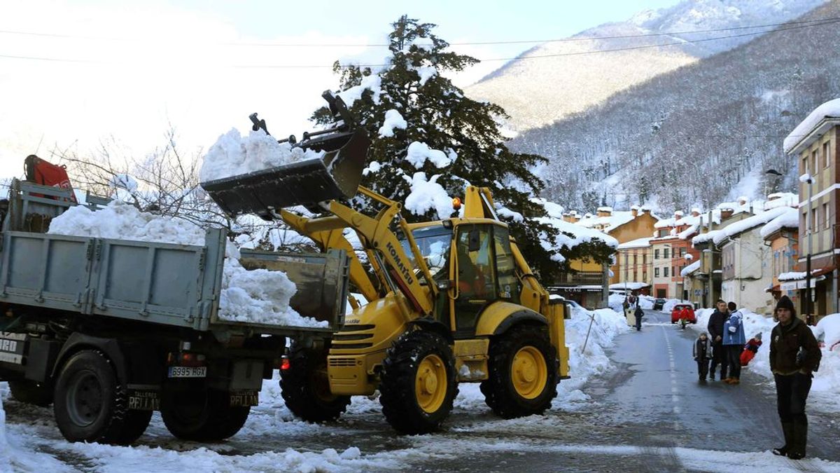 Más de 170 carreteras siguen afectadas por la nieve, 40 de ellas cortadas
