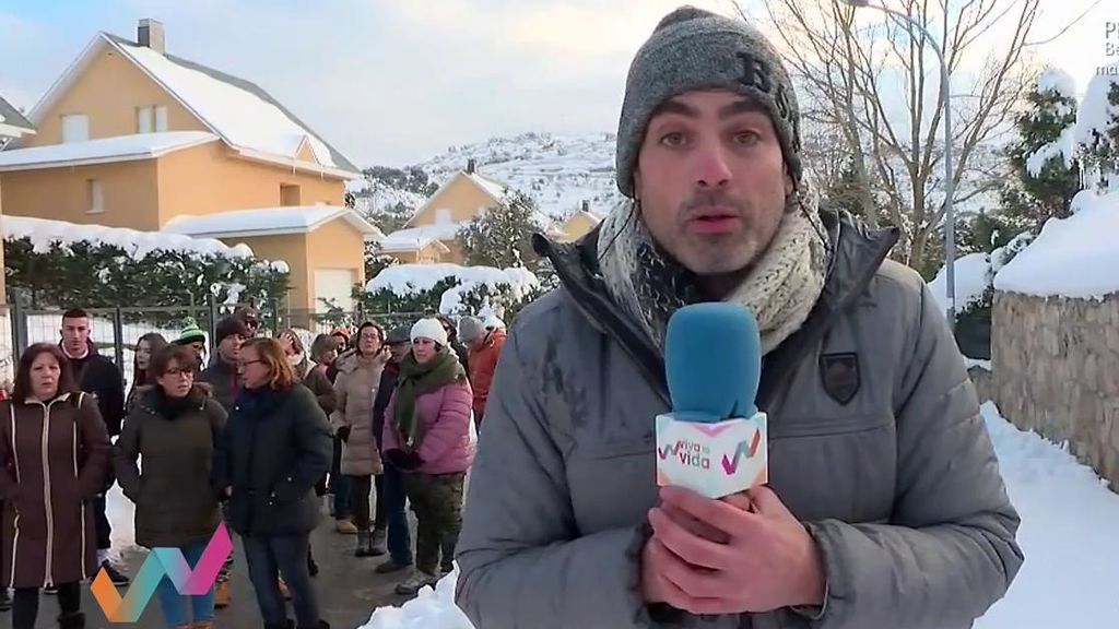 Los vecinos de Los Ángeles de San Rafael (Segovia), atrapados e indignados por la nieve
