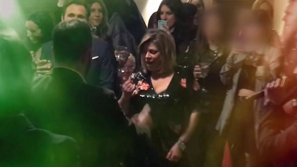 Terelu lo da todo bailando en el cumpleaños de Kike Calleja