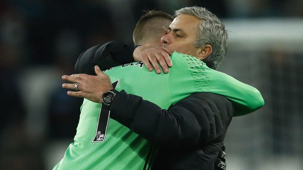 Mourinho, sobre De Gea y el interés del Real Madrid: “"No tiene sentido venderle"