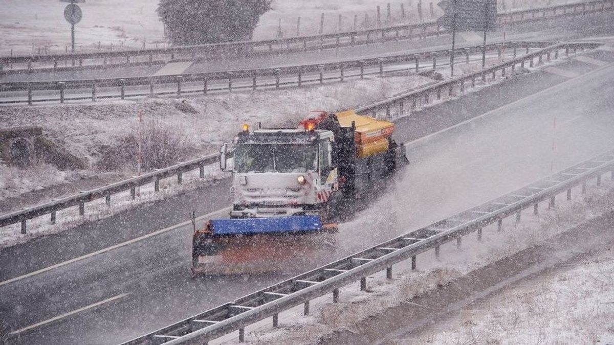 La nieve cierra siete carreteras en Burgos, León, Salamanca y Segovia