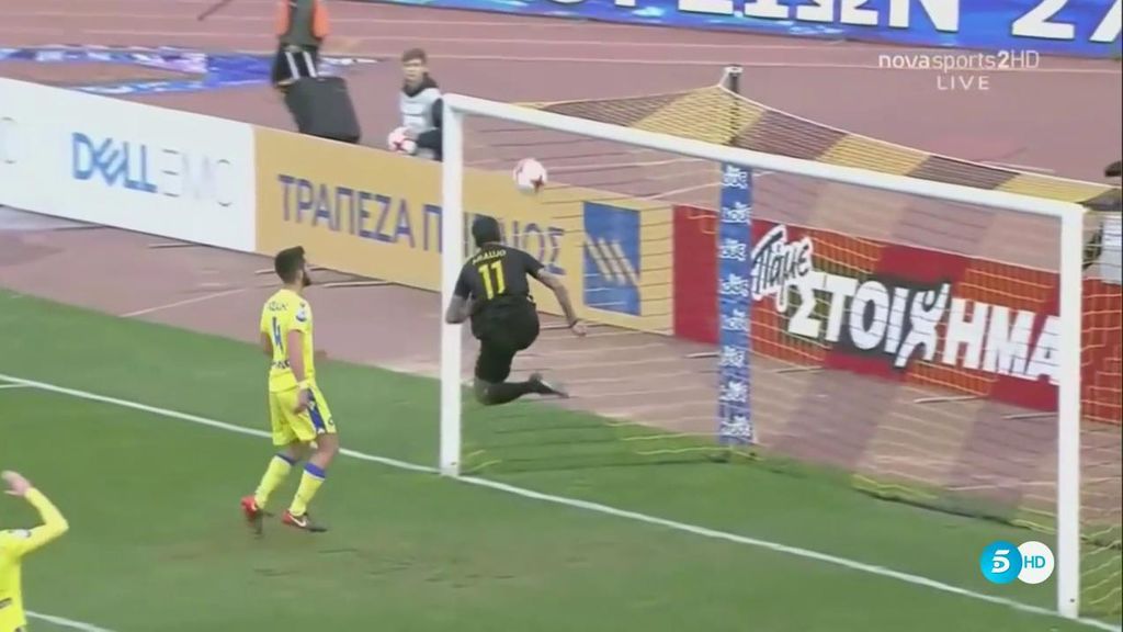 Sergio Araujo protagoniza el fallo más estrepitoso del año Sergio Araujo protagoniza el fallo más estrepitoso del año