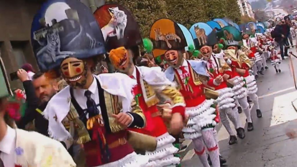 Los 'Cigarrones' de Verín, protagonistas del Carnaval de Ourense