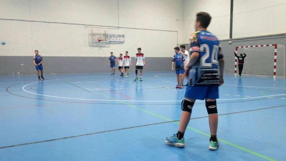 Su rival se presenta al partido con un jugador menos y el BM La Garrovilla tiene un gesto que enorgullece al balonmano