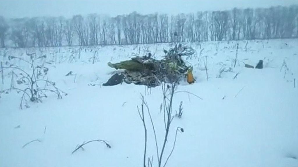 Una cámara grabó el accidente del avión ruso cerca de Moscú