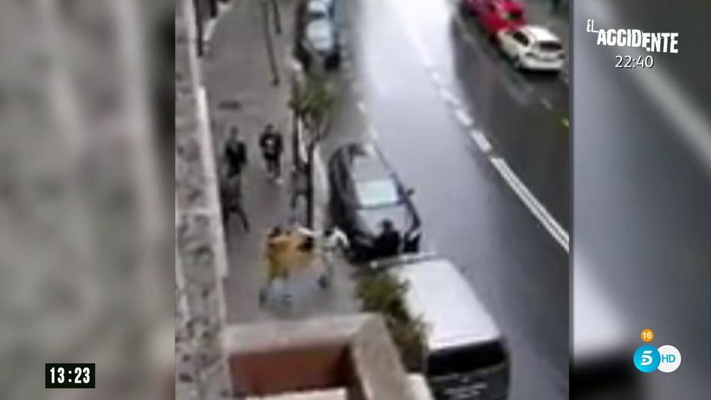 Imágenes de una pelea entre dos cuadrillas a la salida de un 'after' de Bilbao