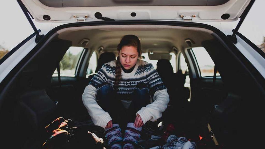 Lo sabemos, te congelas al entrar: trucos para calentar el coche más rápido (cuando fuera hace mucho frío)