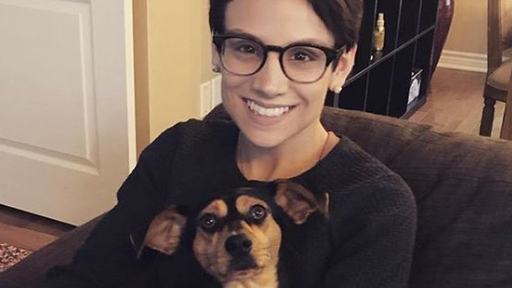 Una olímpica vegana salva a un perro de ser el plato principal del menú