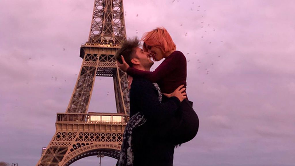 La romántica sorpresa de Bea a Rodri en París. El 'chiconino' se queda sin palabras (1/3)