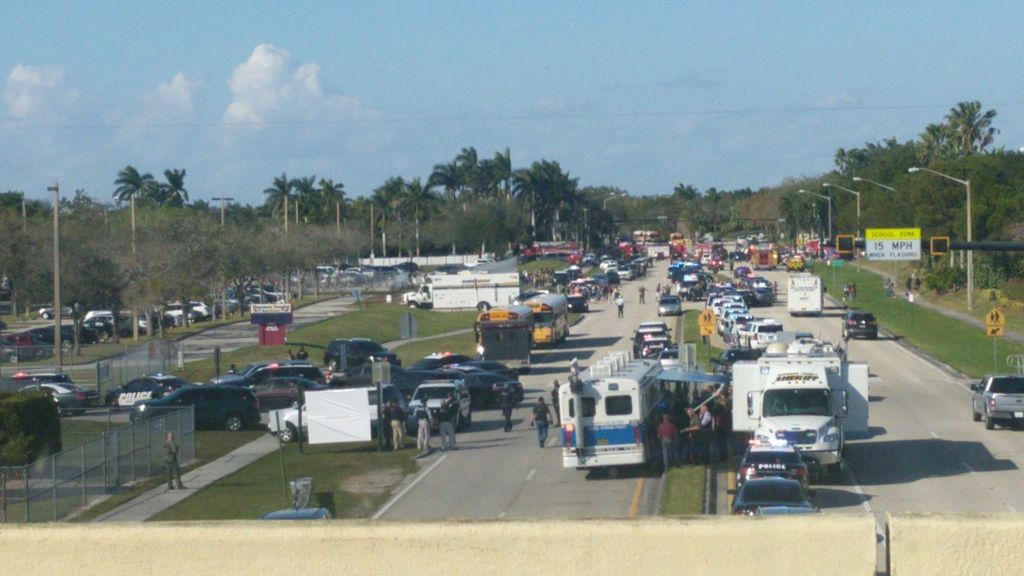 La totalidad de la calle se encuentra paralizada ante el terrible suceso