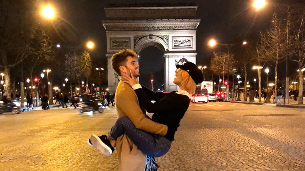 La romántica sorpresa de Bea a Rodri en París. El 'chiconino' se queda sin palabras(2/3)
