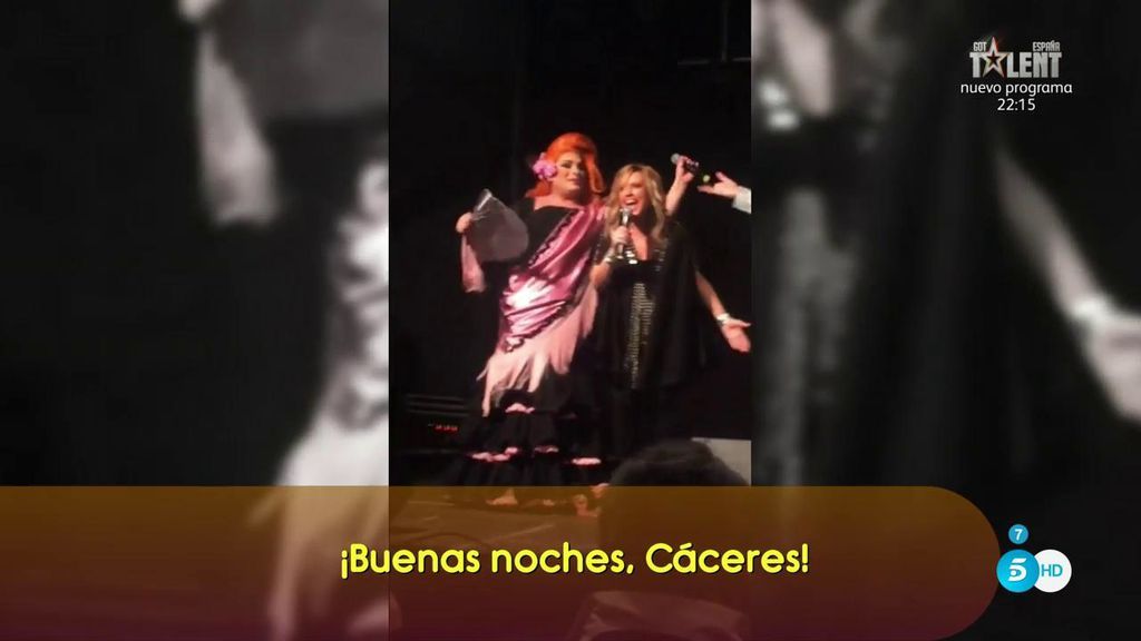 Lydia Lozano lo da todo en Cáceres bailando...¡chuminero!