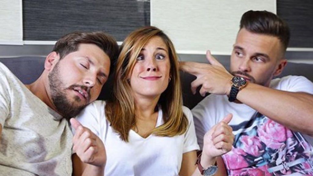 Manu Lombardo y Cristian ATM 'adoptan' a sus novias en casa: "Ya somos cuatro"