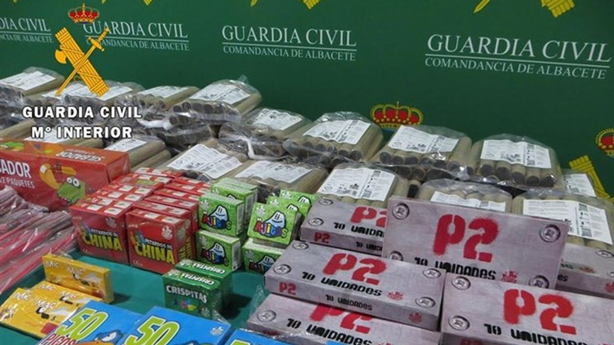 Denunciado un varón por tener 4.549 artificios pirotécnicos que vendía a menores en un coche en Albacete