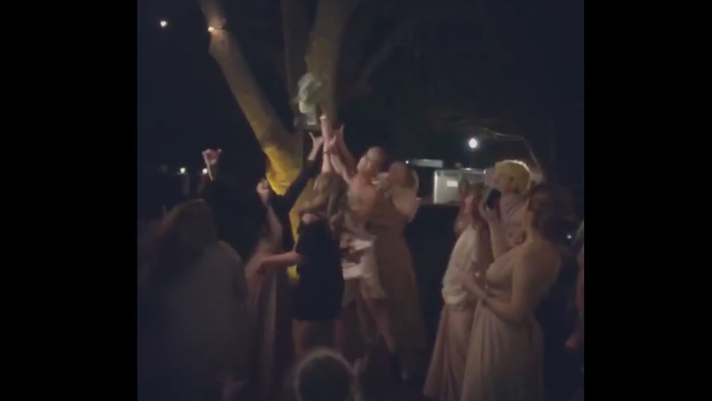 Katy Perry enseña a la Red las ganas que tiene de casarse de nuevo