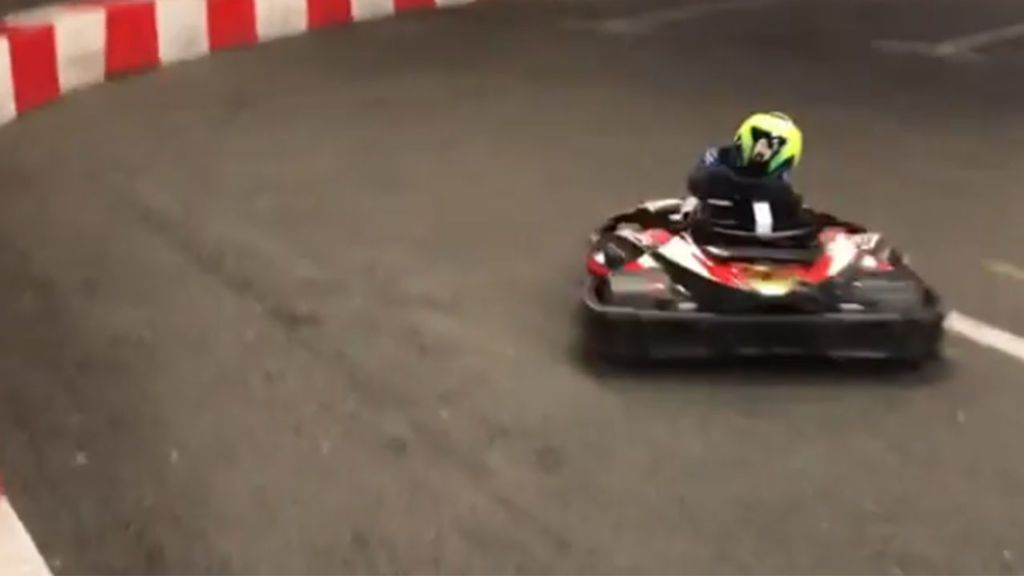 ¡Apurando la trazada! El hijo de Felipe Massa apunta maneras como piloto de coches