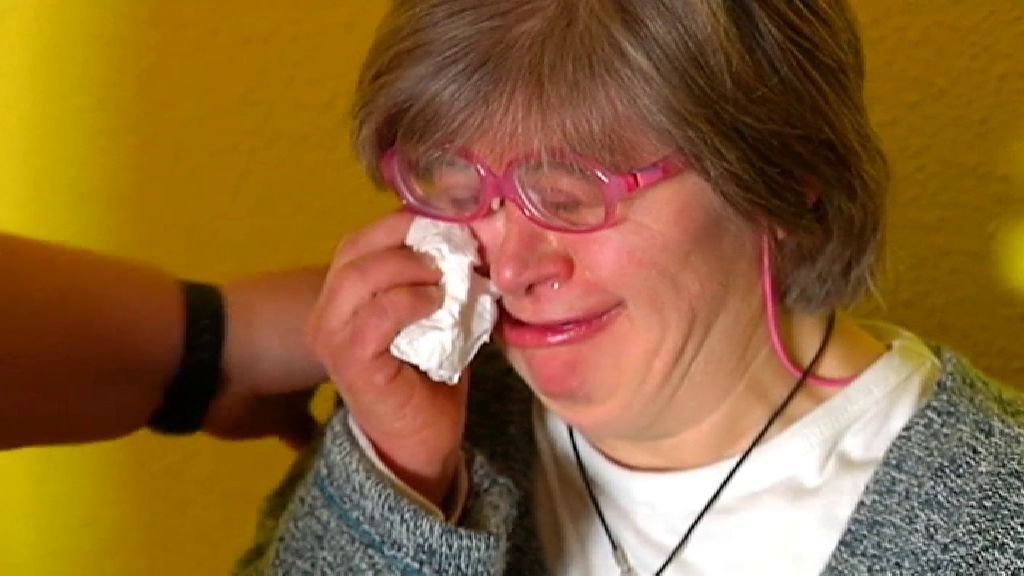 Las lágrimas de Julia, una mujer con síndrome de Down, al ser expulsada de una charla publicitaria