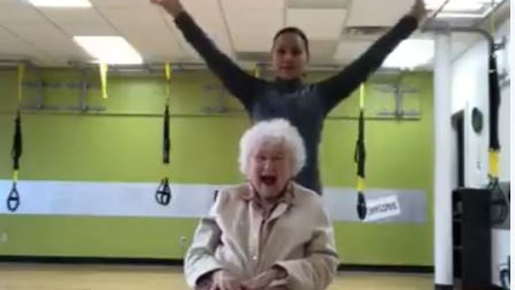 La abuela de 93 años que revoluciona a la Red con su baile de Alaska y Dinarama