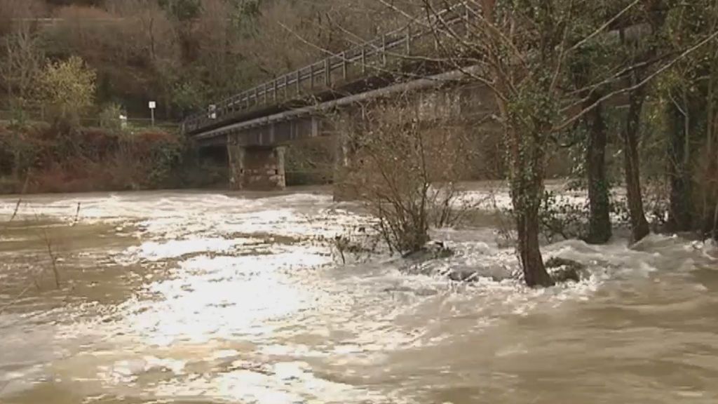 Peligro de desbordamiento de ríos e inundaciones en Asturias y Galicia