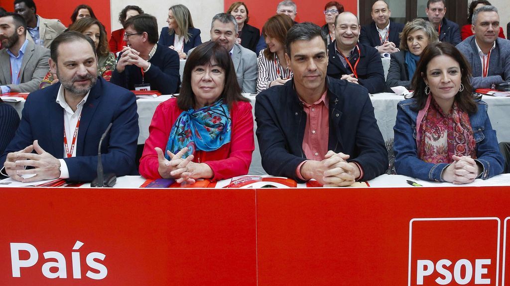 El Comité Federal del PSOE aprueba el nuevo reglamento para dar más poder a los militantes y a Pedro Sánchez