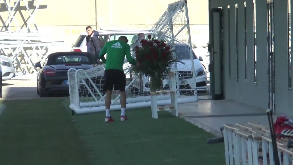 Joaquín y su última locura tras ver unas flores en el entrenamiento del Betis