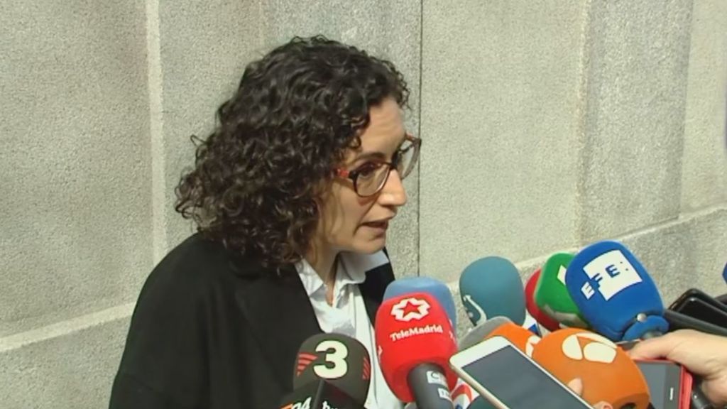 Marta Rovira: "Hemos venido a defender los derechos que tenemos como diputados del Parlament"
