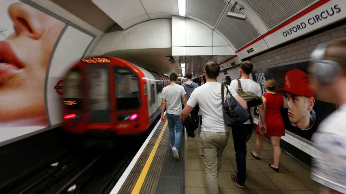 Herida una mujer de 78 años al ser arrastrada por un tren en el metro de Londres