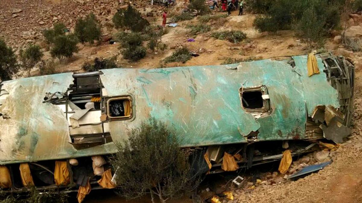44 muertos tras caer un autobús por un barranco en el sur de Perú