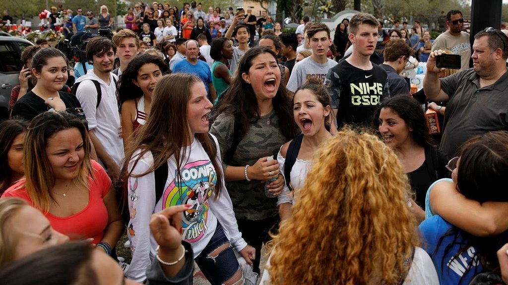 Un madrileño que sobrevivió al tiroteo en Florida encabeza las protestas antiarmas en EEUU
