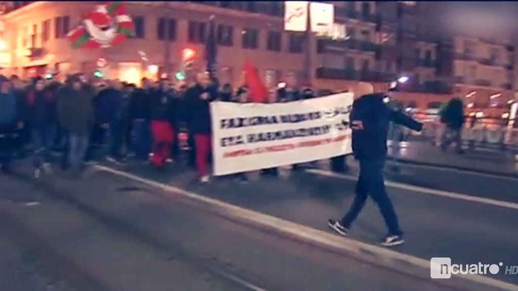Primeros incidentes en Bilbao: Un solo ultra ruso se enfrenta a toda una manifestación antifascista