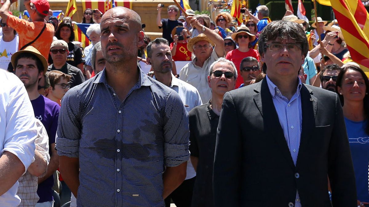La Guardia Civil busca a Puigdemont en el avión en el que viajaba la familia de Guardiola