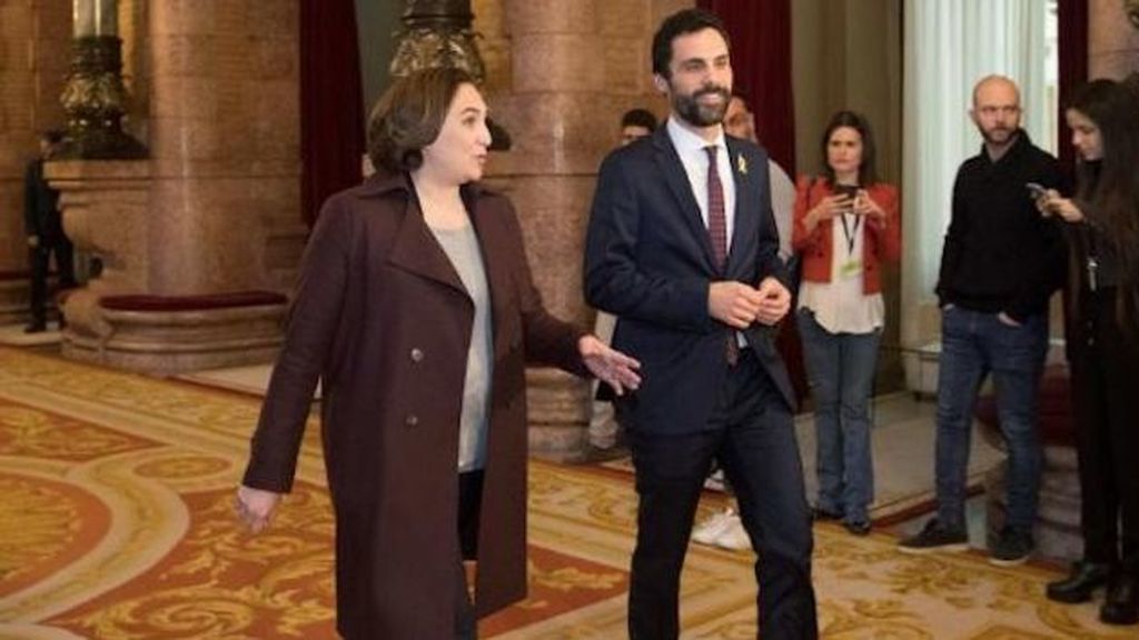 Desplante de las instituciones catalanas al Rey en el Mobile