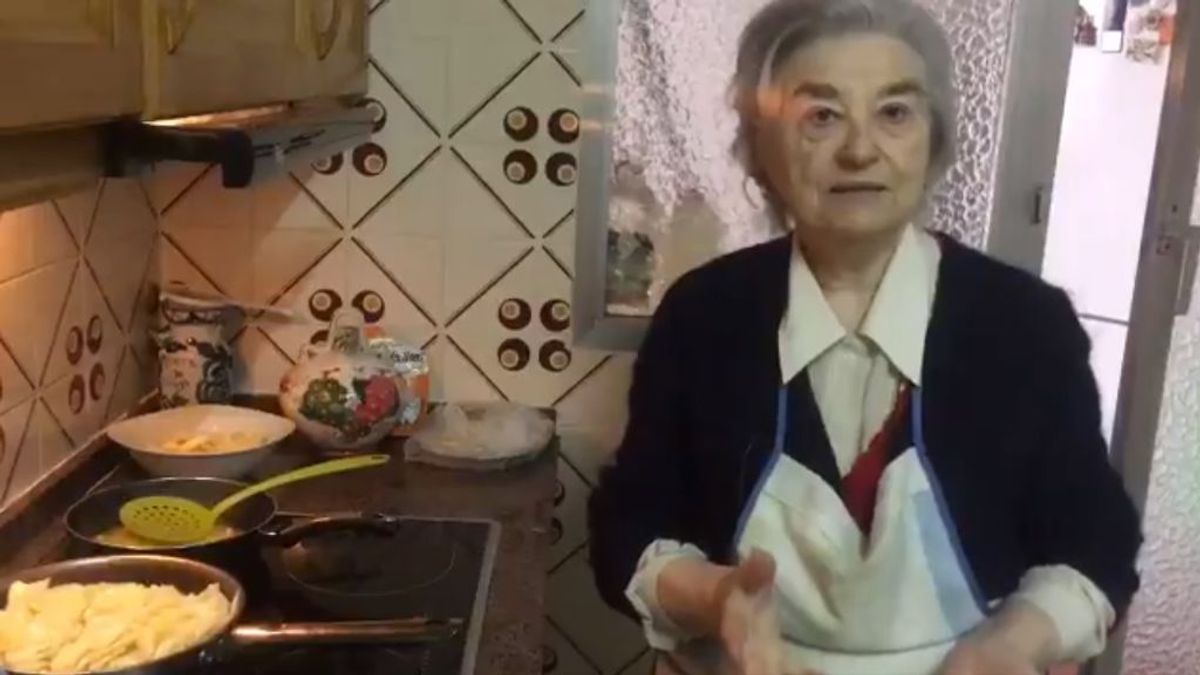 Ana, la abuela feminista de 79 años que llama a la huelga el 8 de marzo