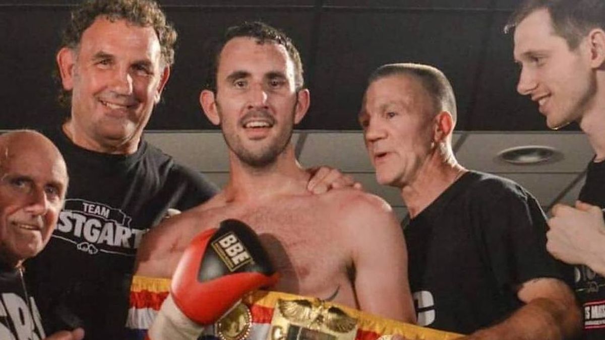 Un boxeador británico muere minutos después de un durísimo combate con un rival