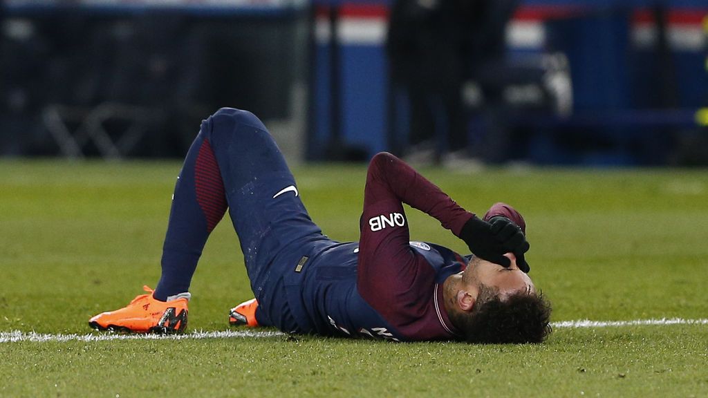 Neymar muestra por primera vez su tobillo tras la lesión sufrida: ¿llegará al partido del Madrid?