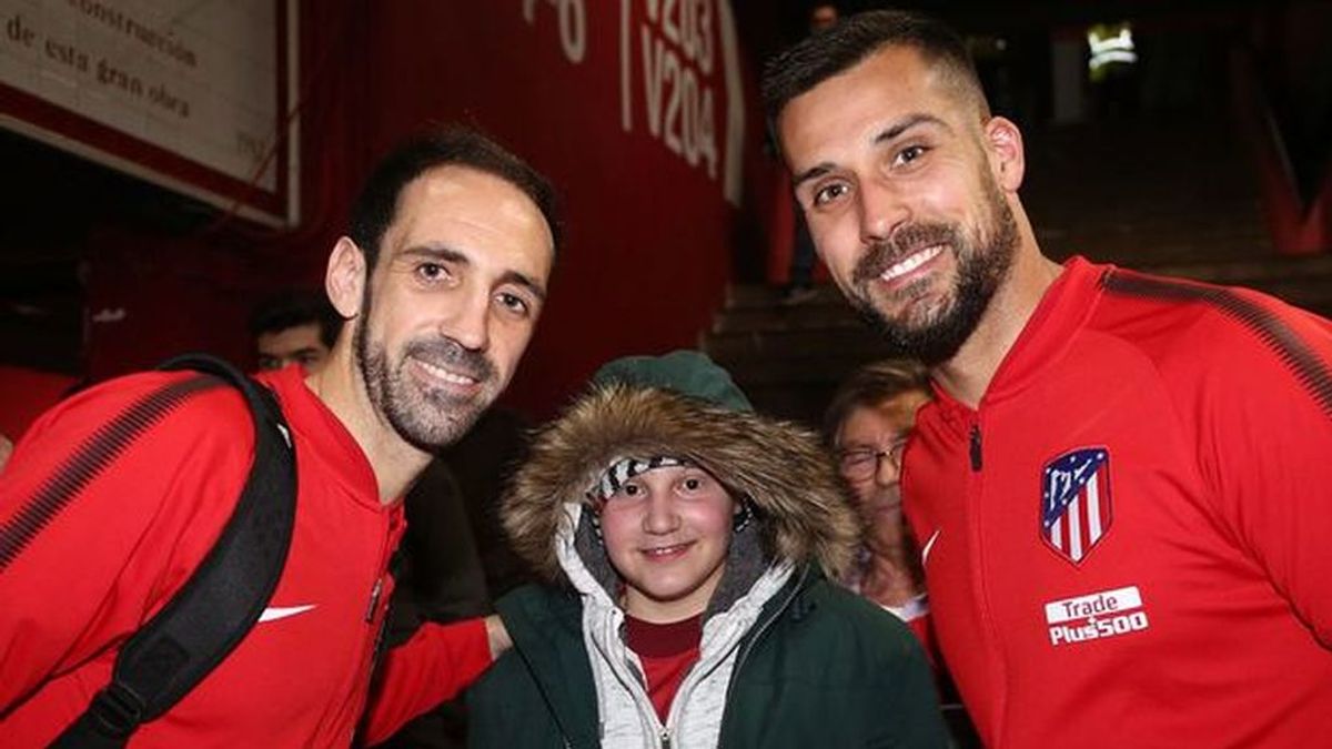 El Atlético de Madrid cumple el sueño de José Miguel, un niño enfermo de leucemia