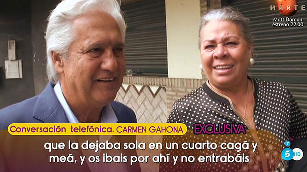 El despiste de Carmen Gahona: olvida colgar el teléfono tras charlar con la reportera de 'Sálvame'