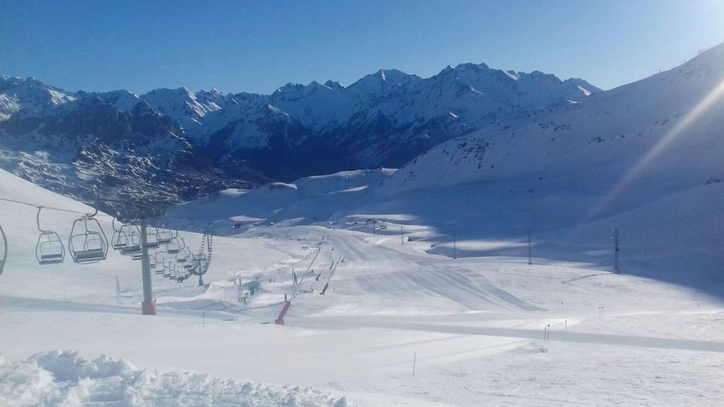 Fallece un monitor de esquí tras quedar atrapado por un alud en la estación de Formigal (Huesca)