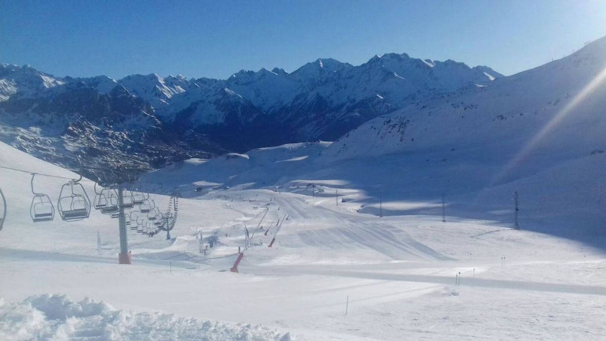 Fallece un monitor de esquí tras quedar atrapado por un alud en la estación de Formigal (Huesca)
